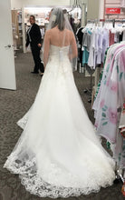Load image into Gallery viewer, Jewel &#39;V3836&#39; wedding dress size-04 NEW

