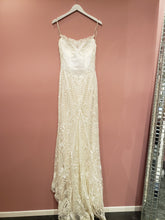Load image into Gallery viewer, Chic Nostalgia &#39;Picar&#39; wedding dress size-04 NEW
