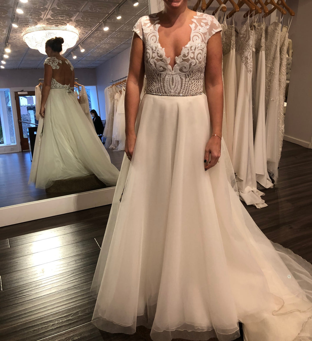 Hayley Paige 'Dakota' wedding dress size-10 SAMPLE