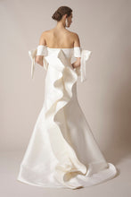 Load image into Gallery viewer, Sachin &amp; Babi &#39;Off the Shoulder&#39; size 10 used wedding dress back view on model

