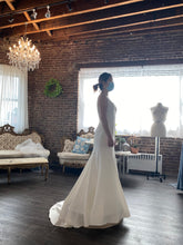 Load image into Gallery viewer, Jenny Yoo &#39;Jenny by Jenny Yoo Langdon Gown&#39; wedding dress size-02 NEW
