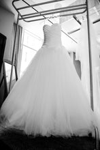 Load image into Gallery viewer, Luly Lang &#39;Custom&#39; size 2 used wedding dress front view on hanger
