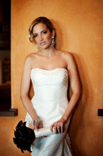 Load image into Gallery viewer, Melissa Sweet &#39;Jillian&#39; size 2 used wedding dress front view on model
