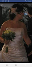 Load image into Gallery viewer, Casablanca &#39;1944&#39; size 14 used wedding dress front view on bride
