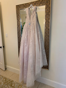 Oleg Cassini 'V Neck' size 4 new wedding dress back view on bride