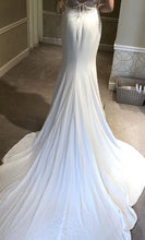 Load image into Gallery viewer, Pronovias &#39;Orsola&#39; size 4 new wedding dress back view on bride
