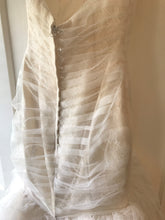 Load image into Gallery viewer, Essence of Australia &#39;1541&#39; size 2 used wedding dress back view on hanger
