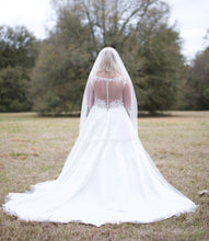 Load image into Gallery viewer, Sweetheart &#39;6166&#39; wedding dress size-10 PREOWNED
