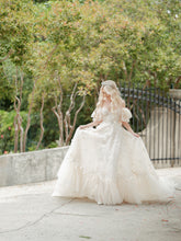 Load image into Gallery viewer, Galia lahav &#39;Mimosa&#39; wedding dress size-02 PREOWNED
