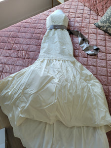 Paloma Blanca 'Mermaid' wedding dress size-02 PREOWNED