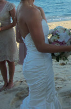 Load image into Gallery viewer, Valena Valentina &#39;Custom&#39; size 2 used wedding dress side view on bride
