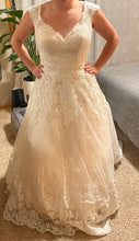 Load image into Gallery viewer, David&#39;s Bridal &#39;Wg3850&#39; wedding dress size-08 PREOWNED
