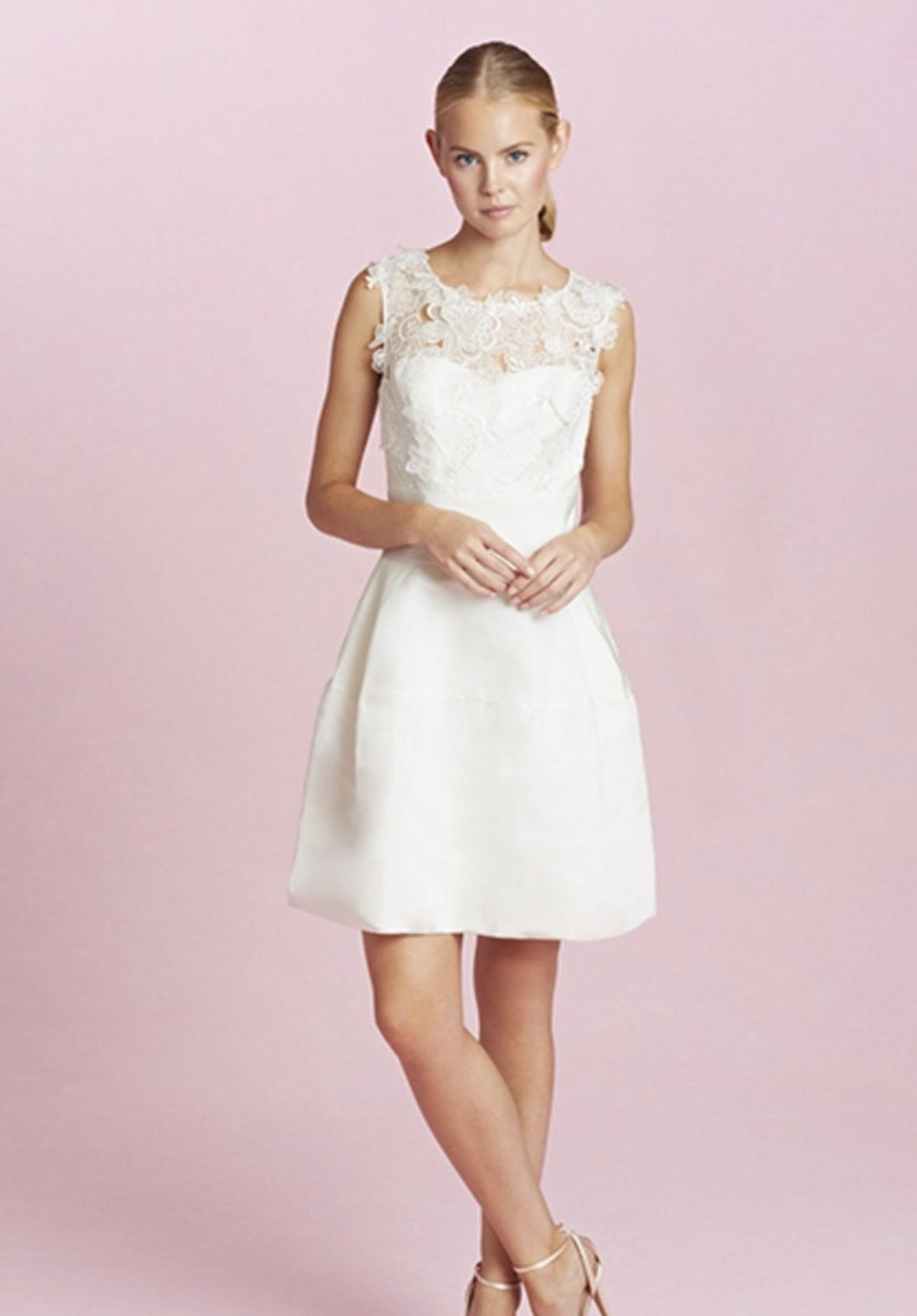 Oscar De La Renta 'Catherine Embroidered Silk Faille' size 4 used wedding dress front view on model