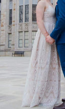Load image into Gallery viewer, BHLDN &#39;Ivory Lace&#39; size 4 used wedding dress side view on bride
