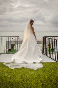 Matthew Christopher 'Antoinnette' size 2 used wedding dress back view on bride