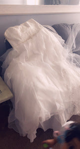 Davids Bridal 'Unknown ' wedding dress size-18 PREOWNED