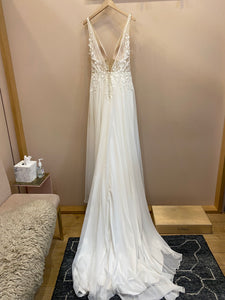Louvienne 'Elodie' wedding dress size-12 SAMPLE