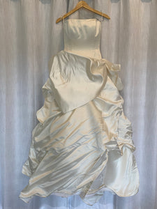 Anne Barge 'silk satin face organza scooped with asymmetrically ruched skirt' wedding dress size-04 PREOWNED