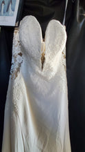 Load image into Gallery viewer, Allure Bridals &#39;9702&#39; wedding dress size-08 NEW
