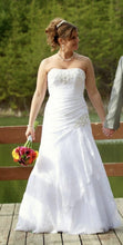 Load image into Gallery viewer, David&#39;s Bridal &#39;Yp3344&#39; wedding dress size-10 PREOWNED

