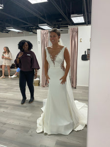 Aisle & Veil  'Knox' wedding dress size-06 NEW