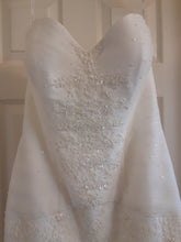 Load image into Gallery viewer, Oleg Cassini &#39;CRL277&#39; wedding dress size-16 NEW
