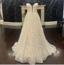 Load image into Gallery viewer, Pronovias &#39;Hopkins&#39; wedding dress size-14 PREOWNED
