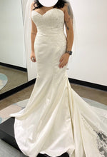 Load image into Gallery viewer,  &#39;6236CRZP&#39; wedding dress size-12 NEW
