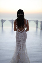 Load image into Gallery viewer, Berta &#39;15-114&#39; size 4 used wedding dress back view on bride
