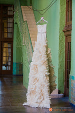 Load image into Gallery viewer, Gabriella Arango &#39;Off White&#39; size 4 used wedding dress front view on hanger
