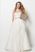 Load image into Gallery viewer, Watters &#39;Napa&#39; Style 9075B - Watters - Nearly Newlywed Bridal Boutique - 1
