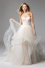 Load image into Gallery viewer, Watters &#39;Effie Skirt and Lula Corset&#39; size 4 used wedding dress front view on model
