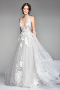 Watters 'Galatea'  size 0 new wedding dress front view on model