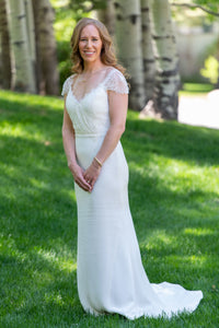 Amy Kuschel 'Laguna' wedding dress size-08 PREOWNED