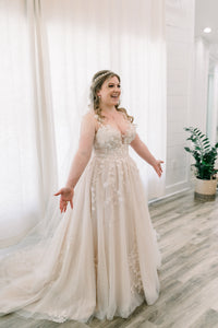 Allure Bridals 'Abella Alice (E113)' wedding dress size-08 PREOWNED