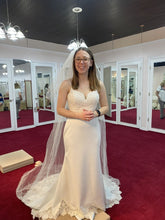 Load image into Gallery viewer, Custom &#39;Custom&#39; wedding dress size-04 NEW
