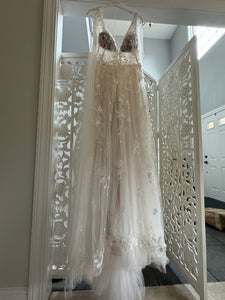 Daalarna '501' wedding dress size-10 NEW