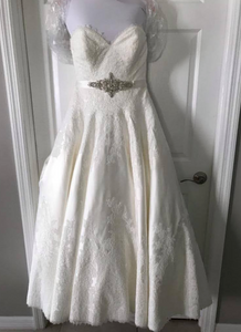 Allure Bridals '2016 ' wedding dress size-06 PREOWNED
