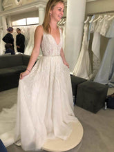 Load image into Gallery viewer, Enaura &#39;Beau&#39; wedding dress size-04 PREOWNED
