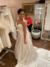 Load image into Gallery viewer, sophia tolli &#39;Y11721&#39; wedding dress size-02 NEW
