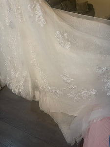 Essense of Australia 'D3066' wedding dress size-10 NEW