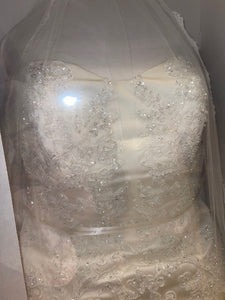 Oleg Cassini '8cwg594' wedding dress size-16 PREOWNED