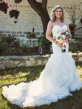 Load image into Gallery viewer, Moonlight &#39;J6434&#39; size 6 used wedding dress front view on bride
