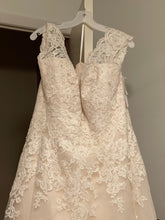 Load image into Gallery viewer, David&#39;s Bridal &#39;9WG3850 IVYCHAMP &#39; wedding dress size-16 NEW
