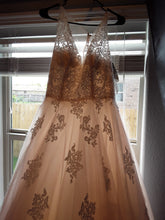 Load image into Gallery viewer, Alfred Angelo &#39;Romantic&#39; size 10 new wedding dress front view close up
