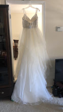 Load image into Gallery viewer, David&#39;s Bridal &#39;Ballgown&#39; wedding dress size-08 NEW
