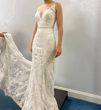 Load image into Gallery viewer, Allure Bridals &#39;MJ271&#39; wedding dress size-02 NEW
