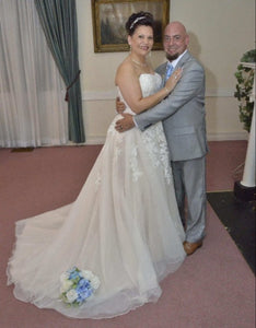 David's Bridal 'WG3861' wedding dress size-14 PREOWNED