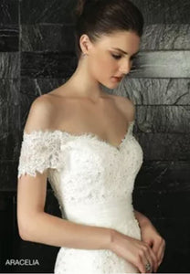 Intuzuri 'Aracelia' size 10 used wedding dress front view close up