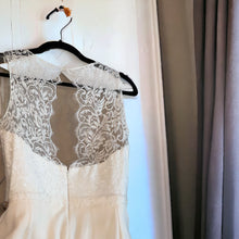 Load image into Gallery viewer, Sarah Seven &#39;Mademoiselle&#39; wedding dress size-06 PREOWNED
